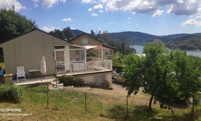 Nages Casa | HOUSE ON THE EDGE OF LAOUZAS LAKE