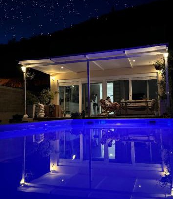 Hodbina Casa | House on the River