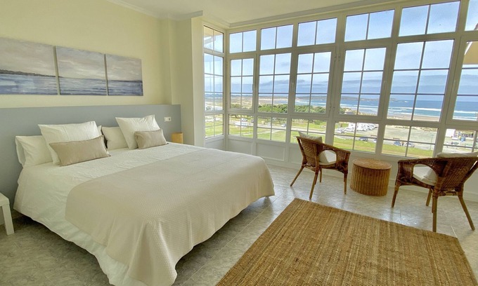 Valdovino Casa | Casa en primera línea de mar de Valdoviño con vistas espectaculares.