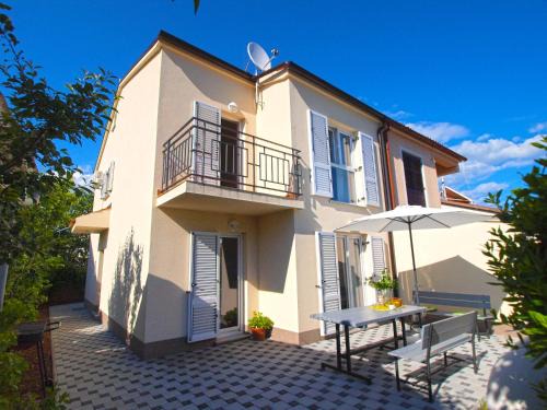 Valdebek Casa | House Orbanin 1092