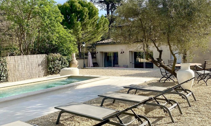 Cadenet Casa | 2 pasos de Lourmarin, casa con jardín vallado en una propiedad de oliva