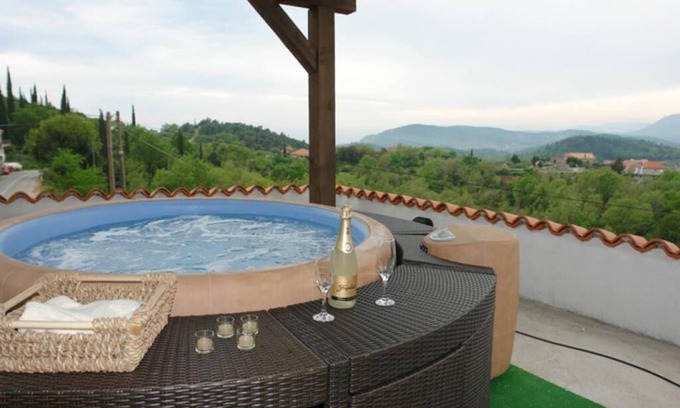 Konavle Casa | House Rilović - Casa de dos habitaciones con piscina y jacuzzi