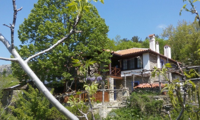 Kazaviti Casa | Casa RODIA Casa unifamiliar tradicional con vistas a las montañas en la naturaleza