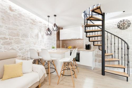 Slatine Apartamento | House RokaStone