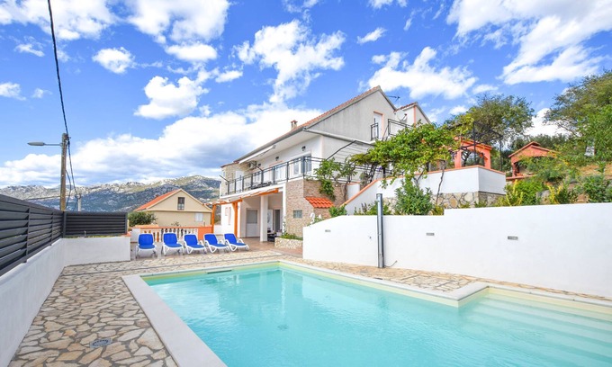 Rovanjska Casa | House Rovana (83181-K1) - Rovanjska