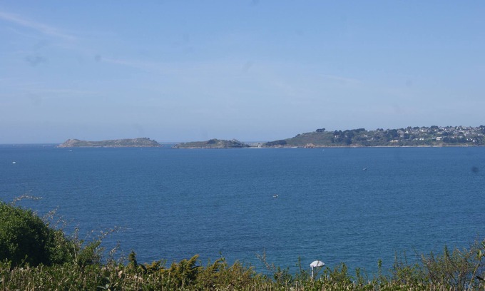 Tredrez-Locquemeau Casa | CASA VISTA AL MAR 100M PLAYAS CON JARDÍN CERRADO