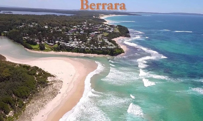 Berrara Casa | House + Separate Cabin, Perfect for Families, Very Short Walk to Beaches/Lagoon