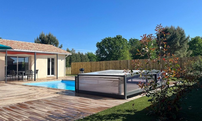 Grayan-Et-L'Hopital Casa | House sleeps 4 with heated indoor pool ( Maison L'Estuaire)