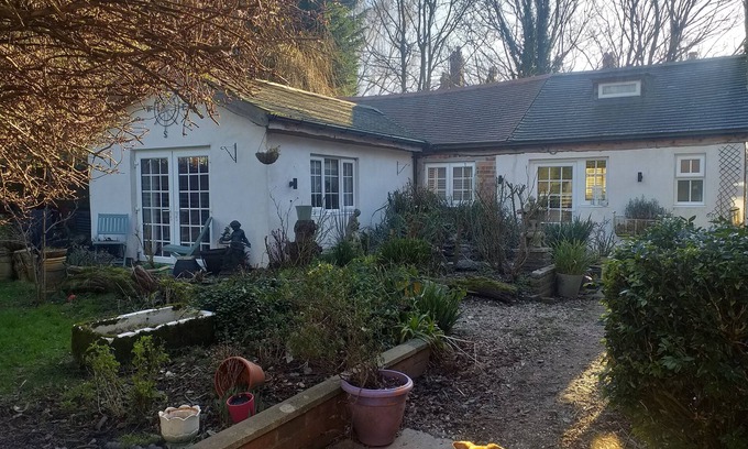 Hull Cabaña | House - Sleeps 2, pet friendly & free parking