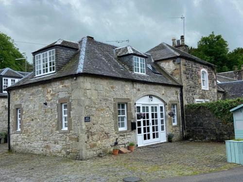 Kilmarnock Casa | House - Sleeps 4 Pet Friendly & Free Parking