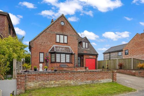 Runham Casa | House - Sleeps 6 & Free parking