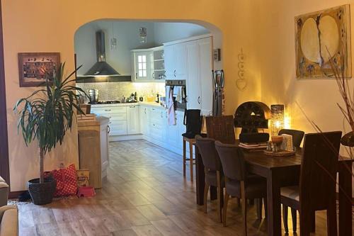 Alicante Casa | House -Sleeps 6-Garden-Fireplace