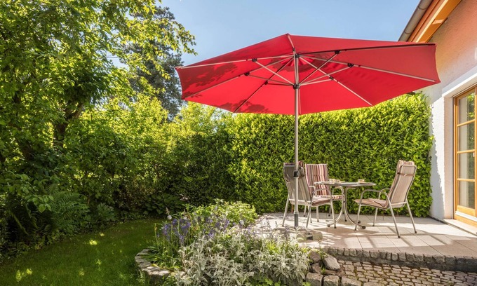 Bermatingen Apartamento | House Sonnenschein Sonnenterrasse; Garden & Terrace, Wi-Fi, Parking Spaces available