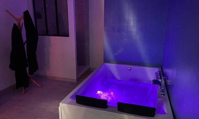Bullion Casa | House SPA Lovers Relaxation
