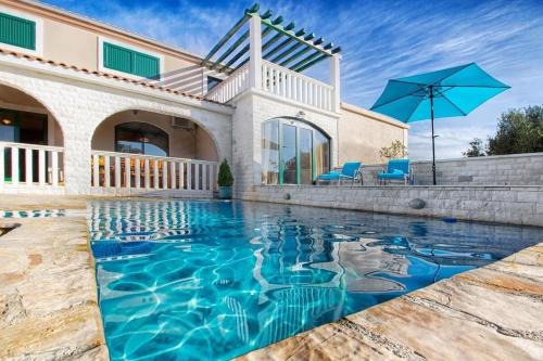Marina Casa | House Stone&Olive
