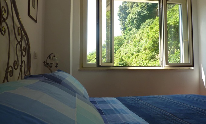 Minori Casa | ¡Casa rodeada de un jardín de limones con vistas al mar en la costa de Amalfi!