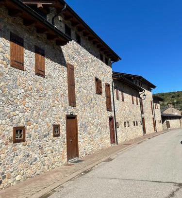 Riu de Cerdanya Chalet De Esquí | House surrounded by mountain and nature