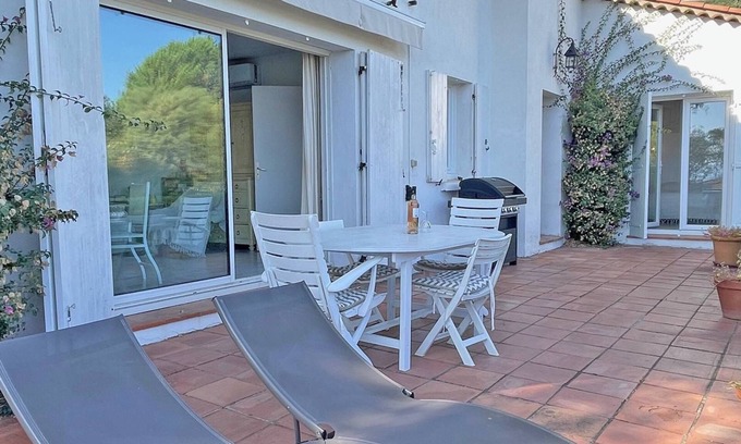 Guerrevieille Casa | House T3 for 4 people - Sea view over Saint Tropez - Air conditioning - Wifi - Grimaud