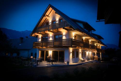 Zasip Cama Y Desayuno | House Troha - Rooms & Apartments