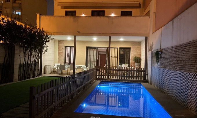 La Malva-rosa Villa | CHALET CON PISCINA EN PLAYA VALENCIA.