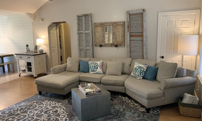 Johnson City Casa | House w/1 acre, Spa & Outdoor Living