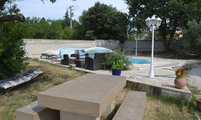 Saint-Pierre-de-Vassols Casa | House with pool