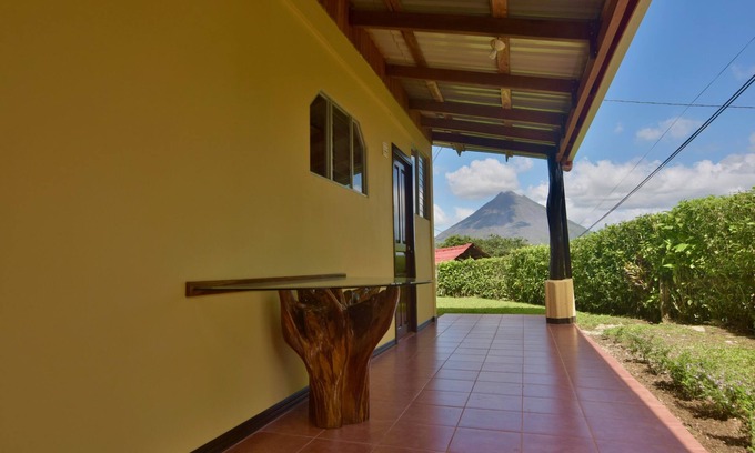 El Castillo Casa | Casa con vista al volcán. A poca distancia del supermercado y restaurantes.
