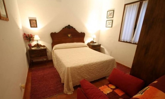 Puebla de Don Rodrigo Casa | Casa de 4 habitaciones dobles con baño cada una. En el entorno de Cabañeros.