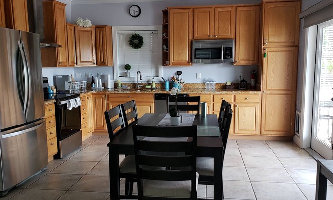 Bay Point Casa | House with 2 balconies, deck with boat ramp, park nearby