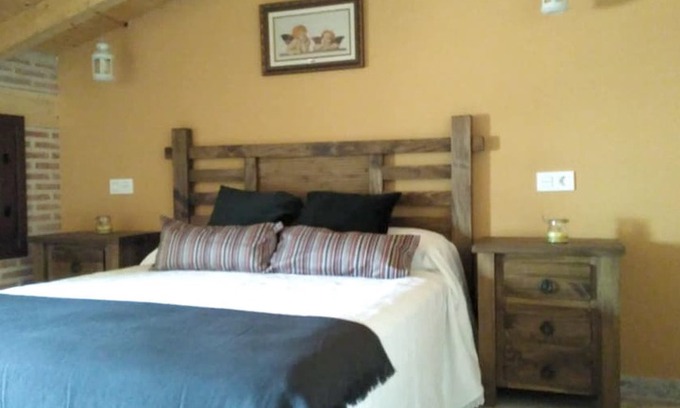 Alaejos Casa | House With 3 Bedrooms in Alaejos With Enclosed Garden and Wifi