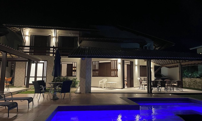 Canto do Mar Casa | House with 5 bedrooms in front of the sea (feet in the sand) in Guarajuba