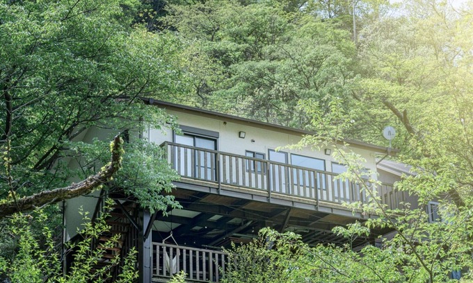 Shimotaga Casa | House with a large terrace and a natural hot spring rock bath / Atami Shizuoka