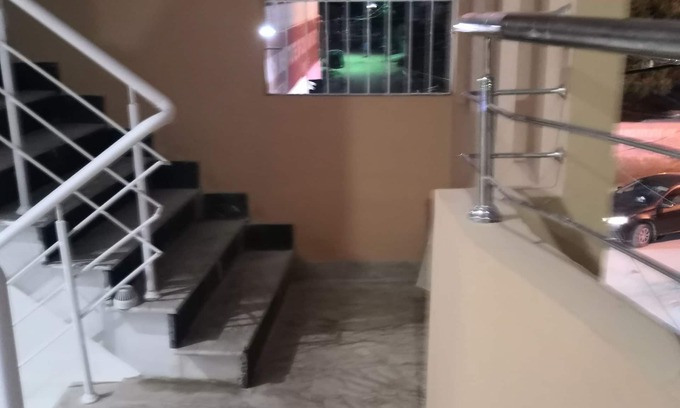 Karachi Casa | Casa con balcón