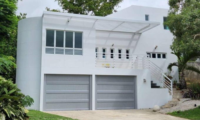 Miradero Casa | Casa Moderna con piscina privada y aire acondicionado