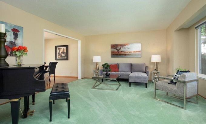 Pleasanton Casa | House with backyard