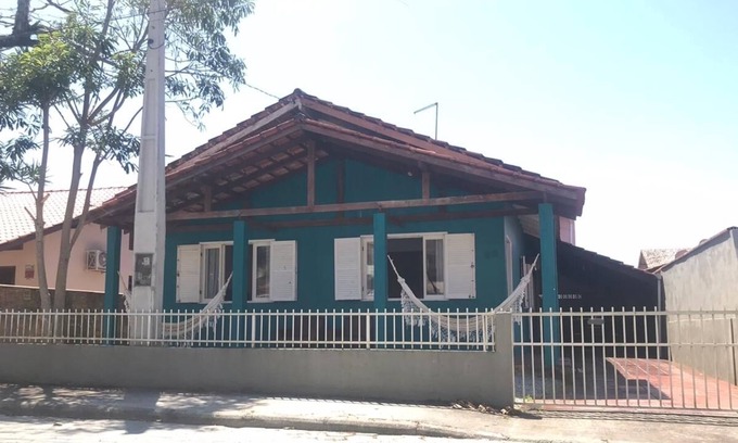 Enseada Casa | Casa con AR 300 y 500m de la playa.