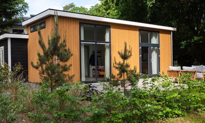Municipality of Rhenen Chalet De Esquí | House with dishwasher, in nature reserve