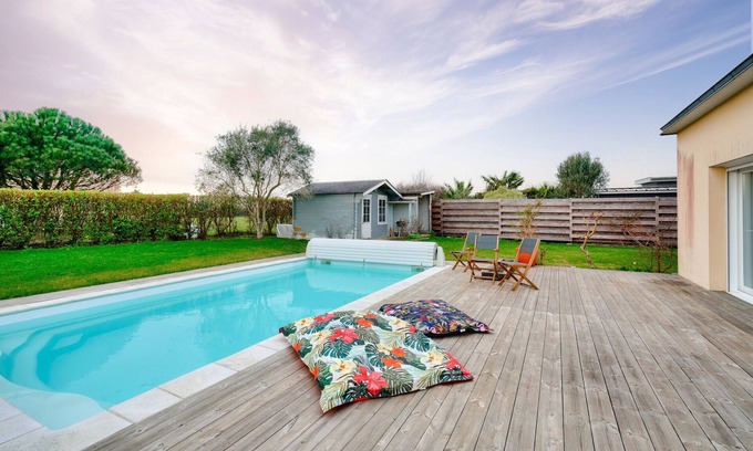 Plobannalec-Lesconil Chalet De Esquí | Casa con piscina para 8 - 500m de la playa