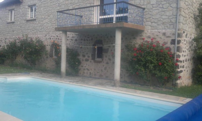 Neussargues en Pinatelle Casa | casa con piscina totalmente equipada en Cantal