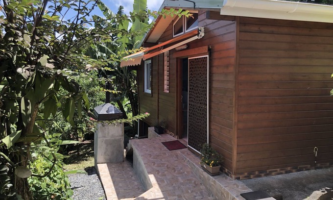 Bouillante Casa | Casa con jardin, 2 bungalows