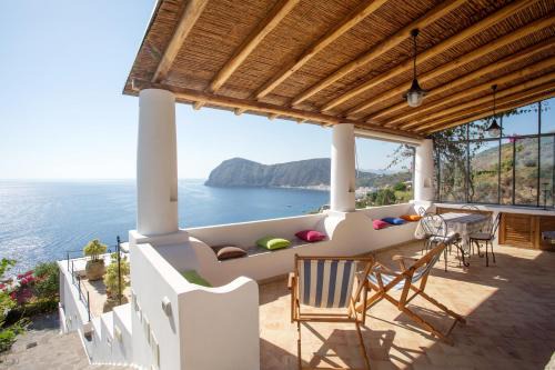 Canneto Casa | House with garden and sea view in Lipari
