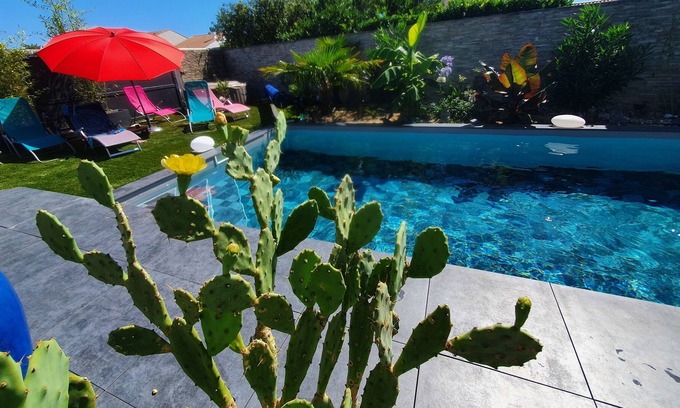 LHoumeau Casa | house with heated pool, 5 minutes from the beach