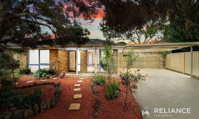 Hoppers Crossing Casa | House with Large Backyard for Kids near ZOO & Mall