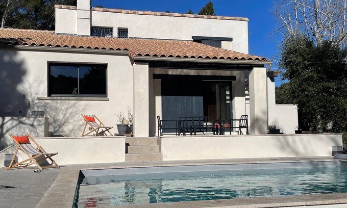 Sauveterre Casa | House with large wooded garden 15 minutes from Avignon