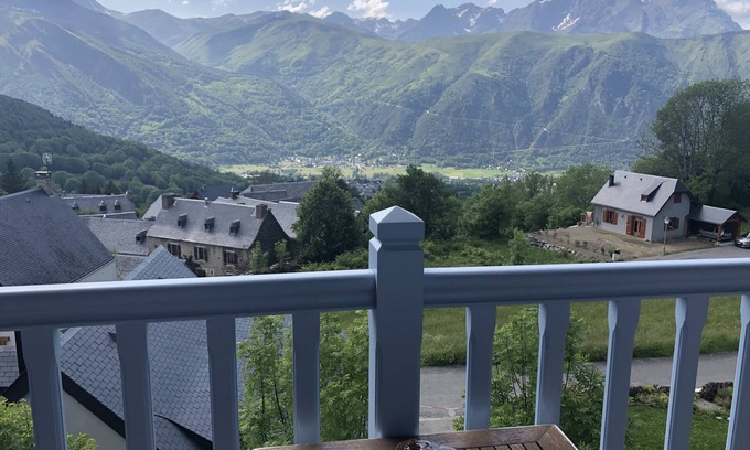 Azet Casa | Casa con magnifica vista