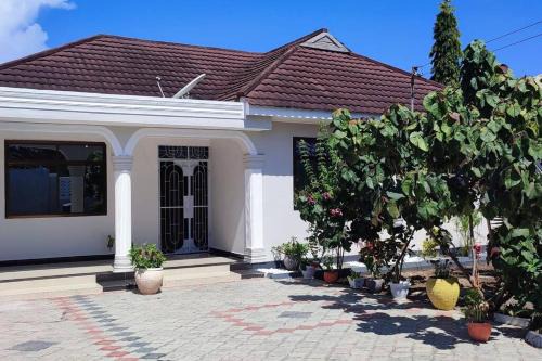 Dar es Salaam Apartamento | House with parking space in Dar es Salaam