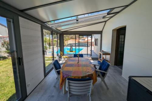 Chateau-d'Olonne Casa | House with pool near the sea