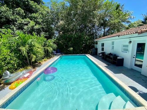 Biscayne Park Casa | HOUSE WITH POOL, 10 MINS DRIVE TO THE BEACH!