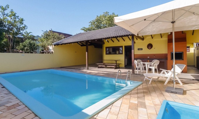 Guaratuba Casa | House with pool Guaratuba-Barra do Saí - 100 m from the beach