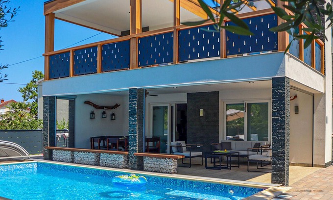 Milcetici Casa | House with pool in Malinska